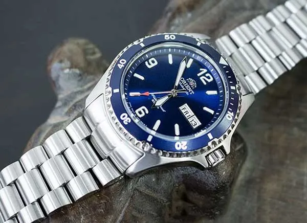 Top 10 mẫu đồng hồ mặt xanh navy cho nam đẹp và có 1-0-2