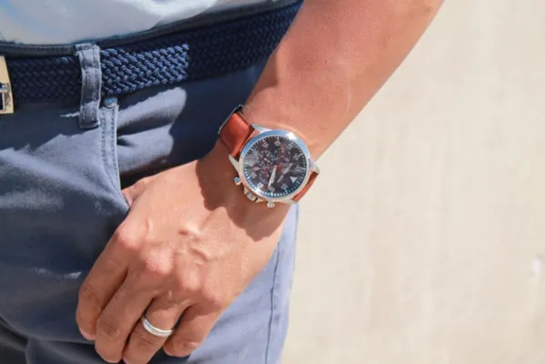 Top 13 đồng hồ phong cách tối giản cho nam đẳng cấp và rất cuốn hút - 9