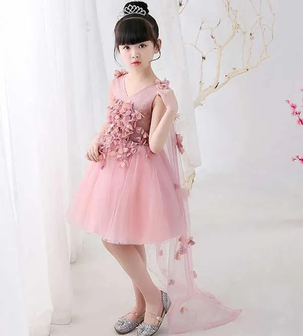 Top 7 giày cho bé gái kiểu dáng công chúa đi êm chân được yêu rất thích