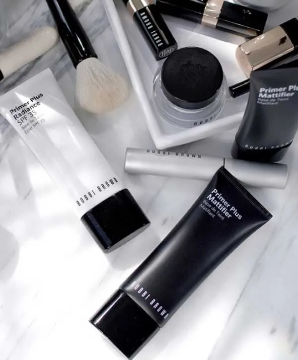 Top 10 kem lót kiềm dầu giữ lớp trang điểm cả ngày cho da mụn - 29