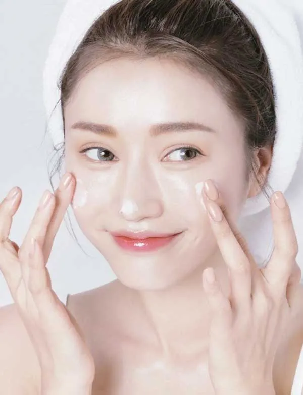 Top 9 kem nền trắng da không bí không lên mụn được nhiều khách hàng yêu thích hiện nay