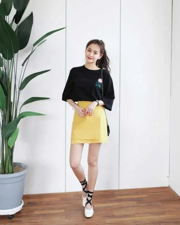 5 ý tưởng kết hợp áo phông với chân váy vừa đẹp vừa trẻ trung cho nàng