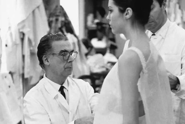 Lịch sử hình thành và phát triển của thương hiệu Balenciaga đắt giá