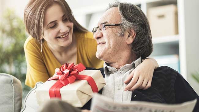 Ngày của Cha 2025 là ngày nào? Top 10+ món quà Father's Day ý nghĩa