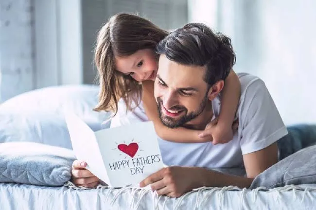 Ngày của Cha 2025 là ngày nào? Top 10+ món quà Father's Day ý nghĩa