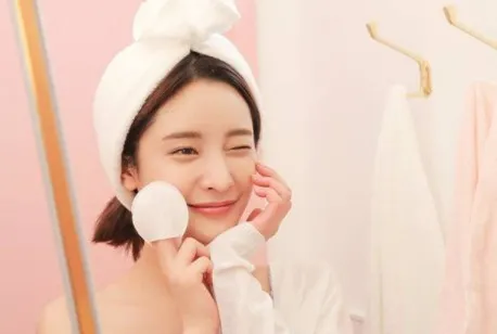So sánh kem dưỡng ẩm Kiehl's và kem dưỡng ẩm Clinique loại nào tốt hơn?