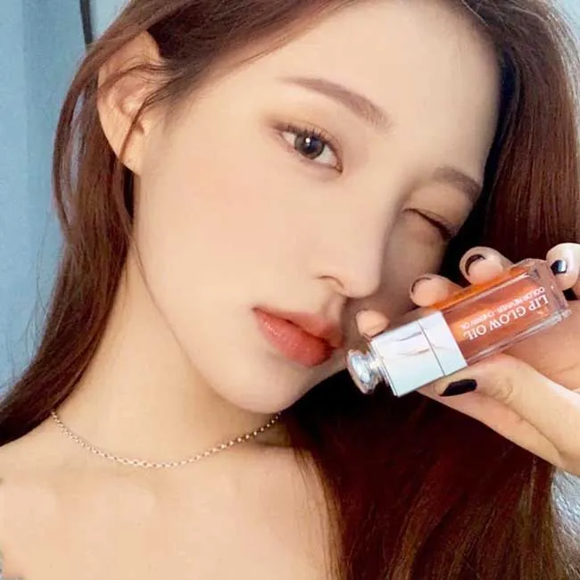 So sánh son dưỡng Dior và DHC nên dùng loại nào tốt hơn? - 9