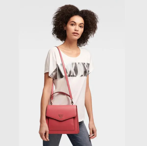 Top 6 túi xách đeo chéo DKNY mẫu mới và mang đẳng cấp vượt trội cho các quý cô