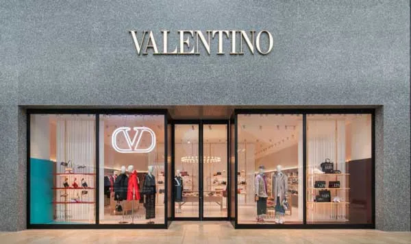 Túi Valentino có tốt không? Top 6 túi xách Valentino mẫu trendy năm nay - 1
