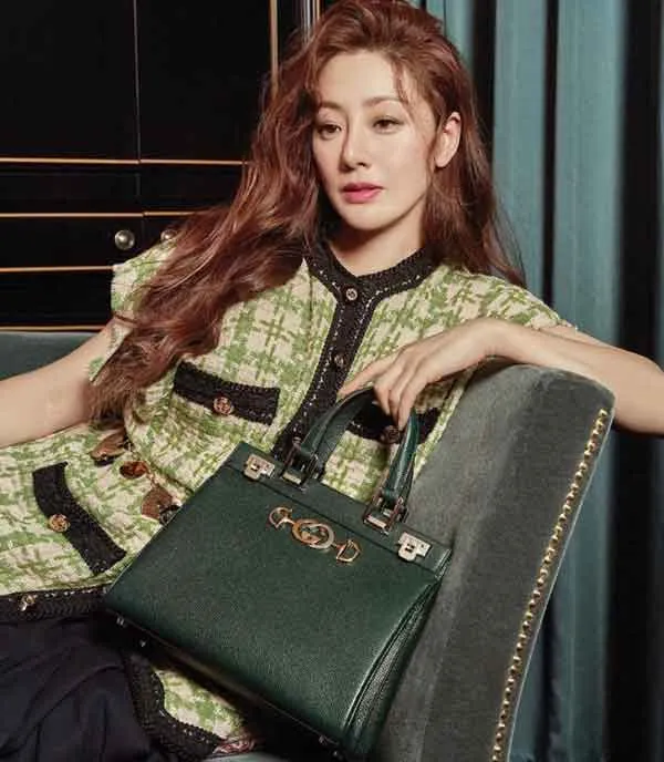 Túi Valentino có tốt không? Top 6 túi xách Valentino mẫu trendy năm nay - 4