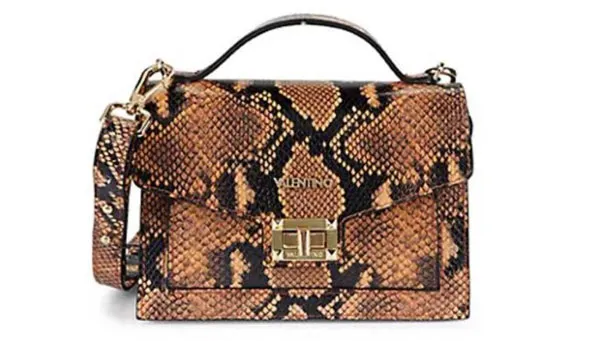 Túi Valentino có tốt không? Top 6 túi xách Valentino mẫu trendy năm nay - 9