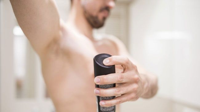 Xịt khử mùi cơ thể là gì? Cách sử dụng xịt khử mùi thơm lâu khô thoáng