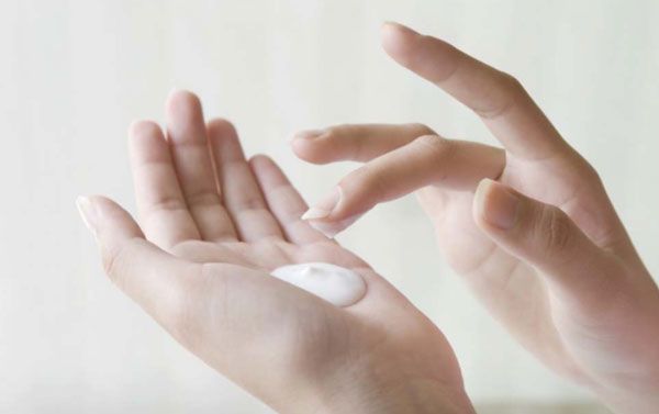 Benzoyl Peroxide là gì? Dùng Benzoyl Peroxide hỗ trợ làm sạch mụn có thực sự tốt hay không?