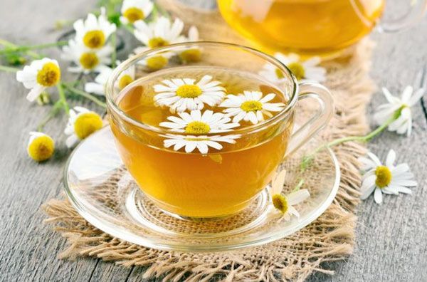 Hướng dẫn 10 cách làm nước hoa hồng dưỡng da đơn giản tại nhà - 8