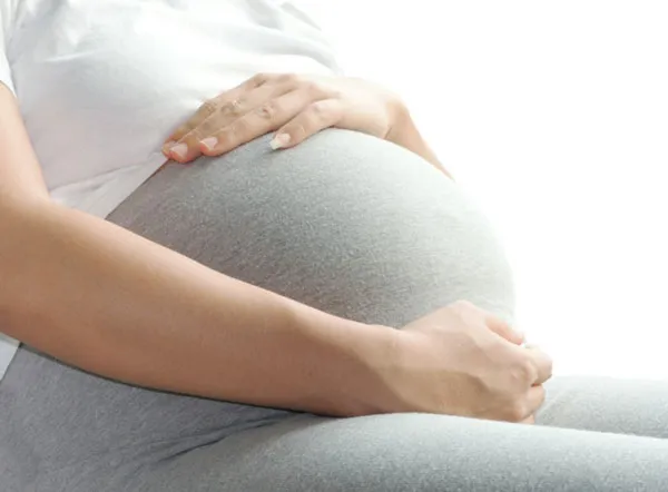 Top 9 đôi giày cho bà bầu giúp thoải mái cho mẹ thân thiện với làn da cho bé