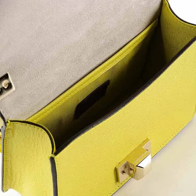 10 cách kiểm tra túi Furla thật giả đơn giản và nhanh chóng