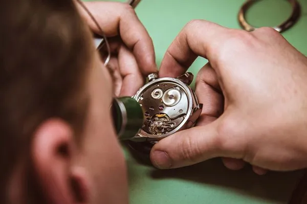 Máy đồng hồ in-house là gì? Top 6 đồng hồ in-house của hãng Seiko được nhiều khách hàng yêu thích - 3