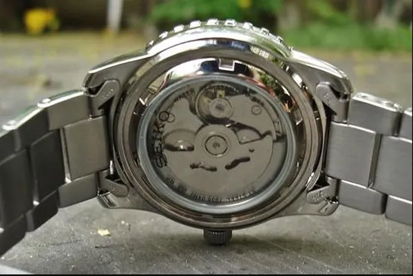 Máy đồng hồ in-house là gì? Top 6 đồng hồ in-house của hãng Seiko được nhiều khách hàng yêu thích - 10