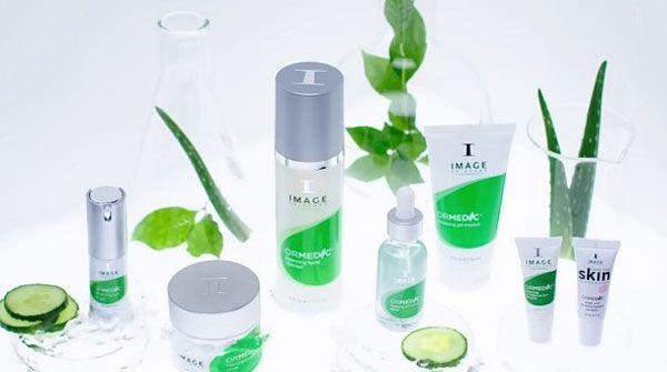 Mỹ phẩm organic có tốt không? Top 10 mỹ phẩm làm đẹp da organic được yêu rất thích
