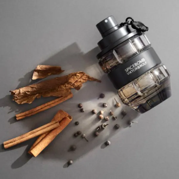 Top 5 chai nước hoa Viktor & Rolf hương thơm quyến rũ được yêu rất thích
