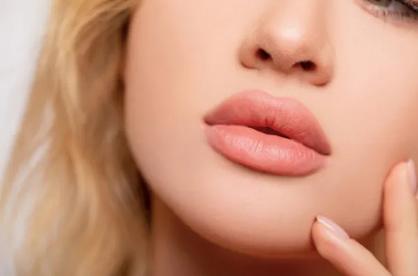 Review bảng màu son cho môi thâm che khuyết điểm tốt lên màu tươi tắn