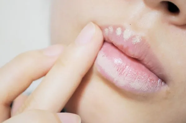Review bảng màu son cho môi thâm che khuyết điểm tốt lên màu tươi tắn