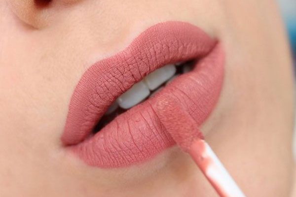 Son kem là gì? Top 15 thỏi son kem đẹp chất đẹp không khô hot trend năm nay - 2