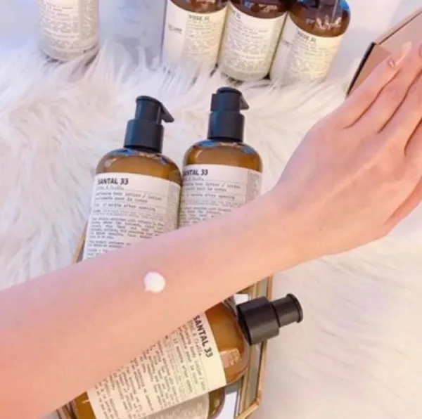 Review 9 sữa tắm trắng da không ăn nắng được nhiều khách hàng yêu thích hiện nay