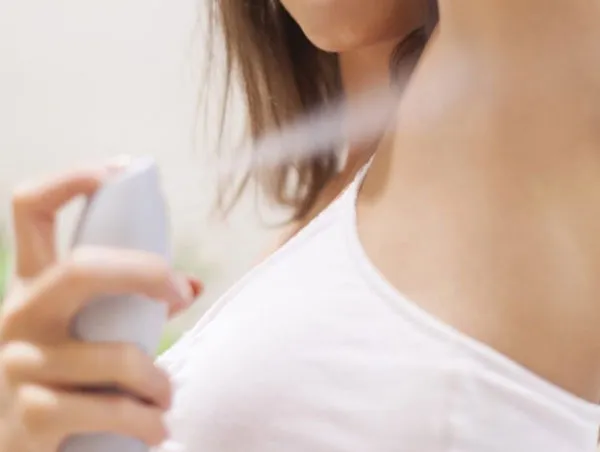 Top 5 xịt khử mùi thơm hương nước hoa và không gây ố vàng áo cho nữ - 1