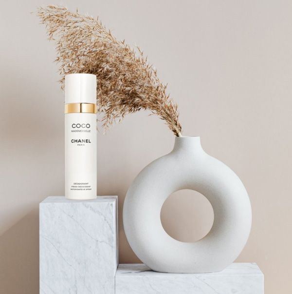 Top 5 xịt khử mùi thơm hương nước hoa và không gây ố vàng áo cho nữ - 18