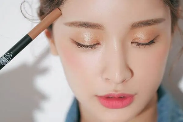 Cách vẽ lông mày hợp với từng khuôn mặt cho người mới học