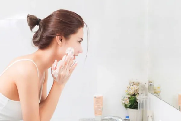 Emulsion là gì và có tác dụng gì cho da trong quy trình làm đẹp?