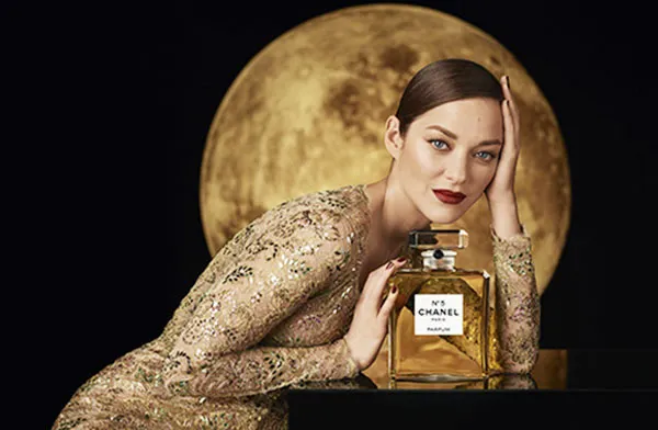 Chanel No.5 - Kỷ niệm 100 năm ra đời của sự khác biệt, đẳng cấp - 1