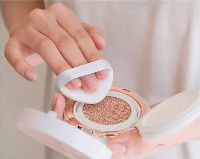 Top 10 phấn nước che khuyết điểm cao cấp cho lớp nền hoàn hảo