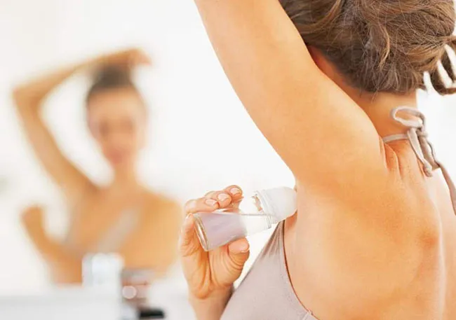 Review Top 10 lăn khử mùi chất lượng tốt cho nữ được dùng nhiều hiện nay