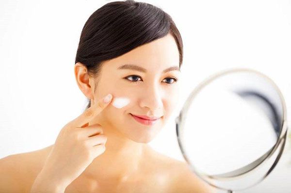 Top 11 bộ sản phẩm skincare cho da dầu mụn hiệu quả và thân thiện với làn da