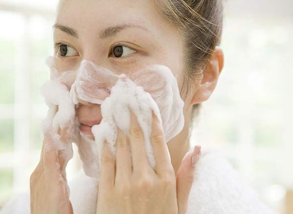 Top 11 sữa rửa mặt chứa BHA (Axit salicylic) cho da dầu mụn