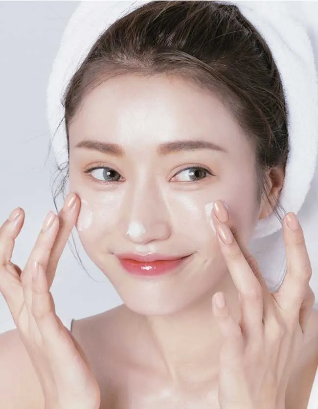 Review 11 loại sữa rửa mặt cho da dầu và lỗ chân lông to chất lượng tốt - 16