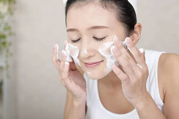 Top 15 sữa rửa mặt hỗ trợ làm sạch mụn chất lượng tốt dùng hiệu quả cho mọi loại da - 1