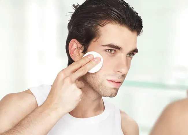 sản phẩm hỗ trợ làm sạch mụn cho nam 3