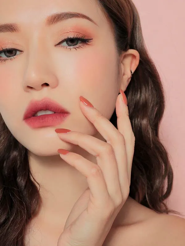 Top 10 son kem hot trend 2025 dẫn đầu xu hướng trang điểm hiện nay