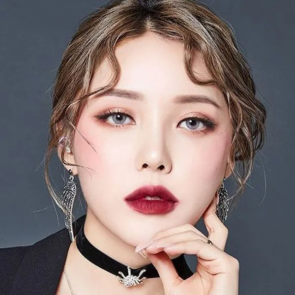 Top 10 son kem hot trend 2025 dẫn đầu xu hướng trang điểm hiện nay