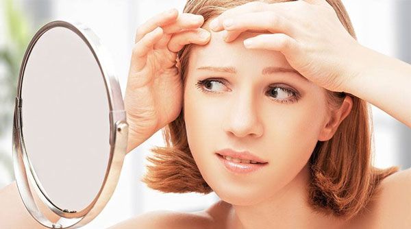 Top 9 kem hỗ trợ làm sạch mụn chất lượng tốt mang hiệu quả cao được tin dùng năm 2025
