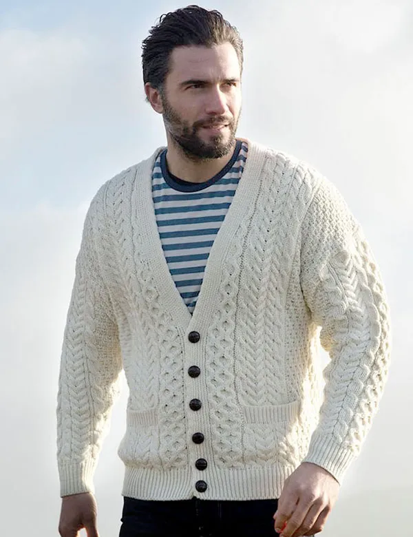 Top 12 áo cardigan nam đẹp được yêu rất thích mùa thu đông 2025