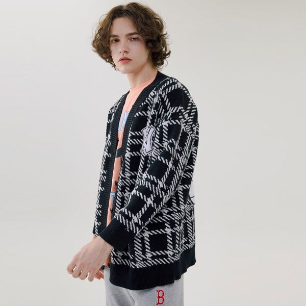 Top 12 áo cardigan nam đẹp được yêu rất thích mùa thu đông 2025