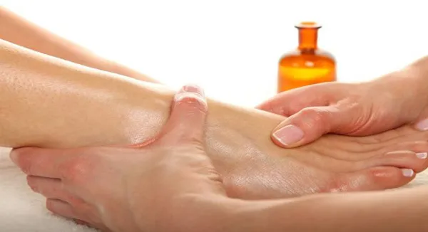 8 cách chăm sóc da gót chân và bàn chân tại nhà hiệu quả 12