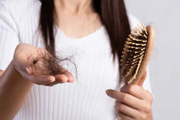 12 cách trị rụng tóc từ thiên nhiên hiệu quả và thân thiện với làn da tại nhà