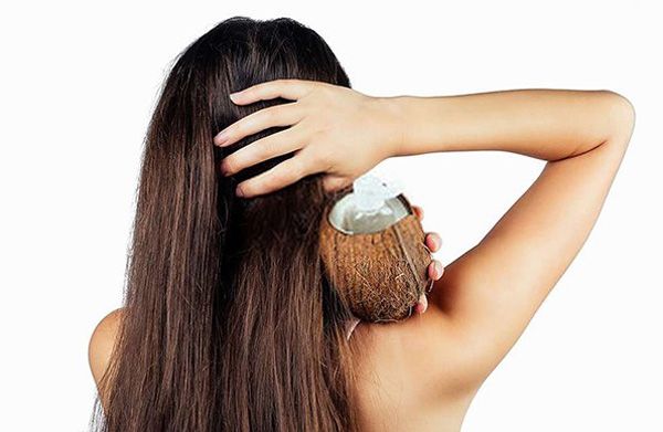 8 mẹo dưỡng tóc bằng dầu dừa giúp tóc dài nhanh và suôn mượt