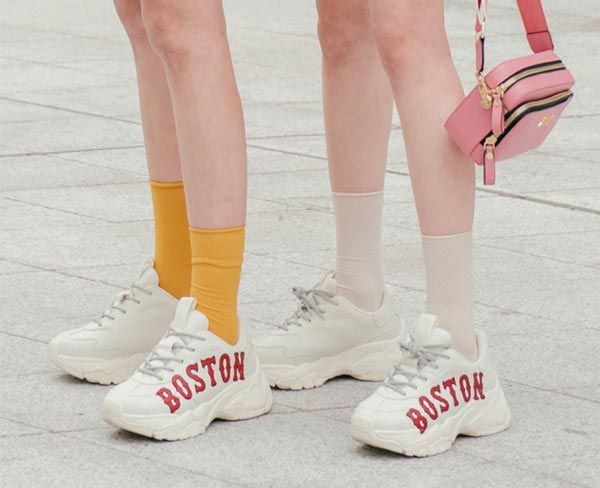 Top 11 đôi giày sneaker Back To School vô cùng đẹp giá học sinh sinh viên - 9