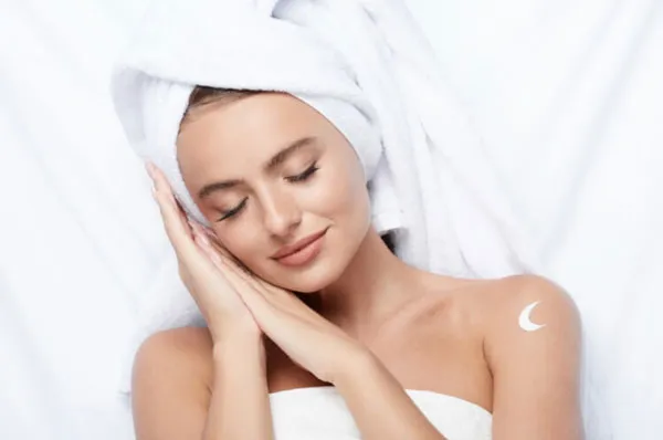 Review 16 kem dưỡng ẩm ban đêm chất lượng tốt cho da căng mọng 1